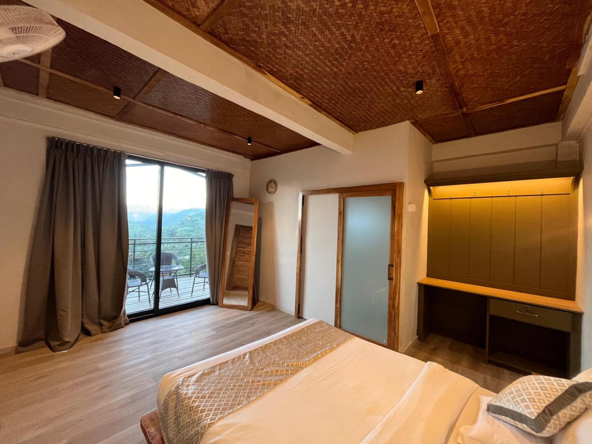 Cave Hill By Ferns Hotel ไอซอล ภายนอก รูปภาพ