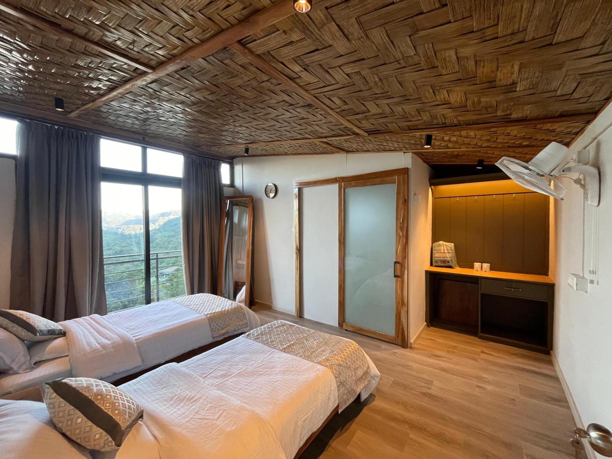 Cave Hill By Ferns Hotel ไอซอล ภายนอก รูปภาพ